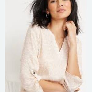 MAURICES Cream Animal Print Women's Top Sz M